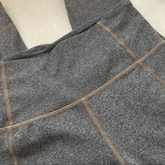 EUC Athleta Salutation 7/8 tights - Picture 2 of 11